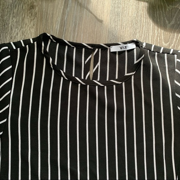 Striped blouse with tie - Picture 3 of 5